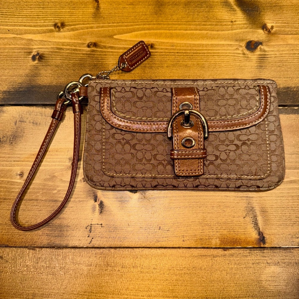 Coach Soho Signature Canvas Buckle Wristlet Clutch Wallet Brown Khaki Jacquard